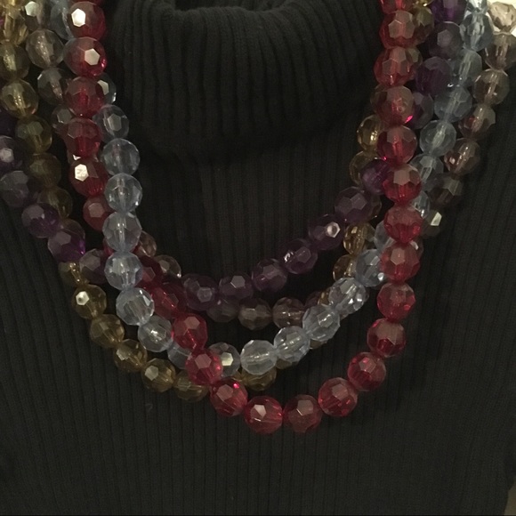- - Maroon Beaded Necklace - Picture 4 of 4